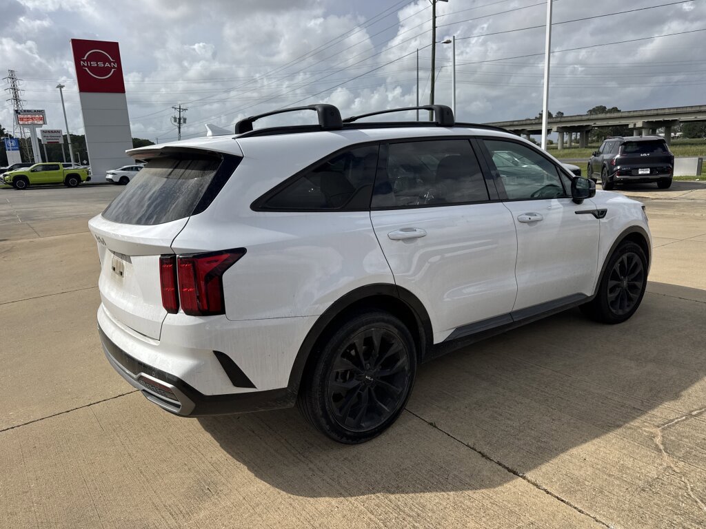 Used 2023 Kia Sorento SX image 11