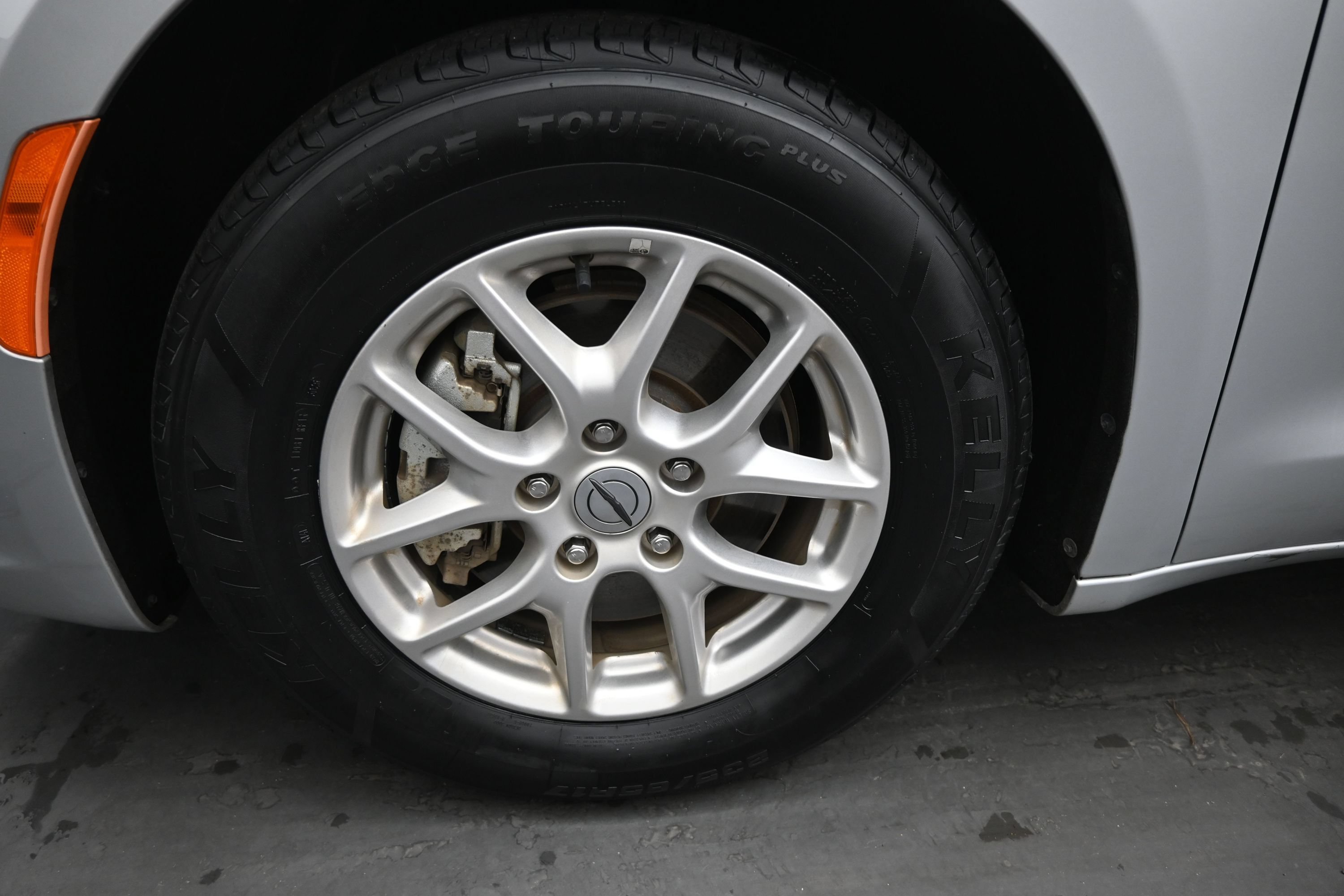 Used 2024 Chrysler Pacifica Touring-L FWD image 11