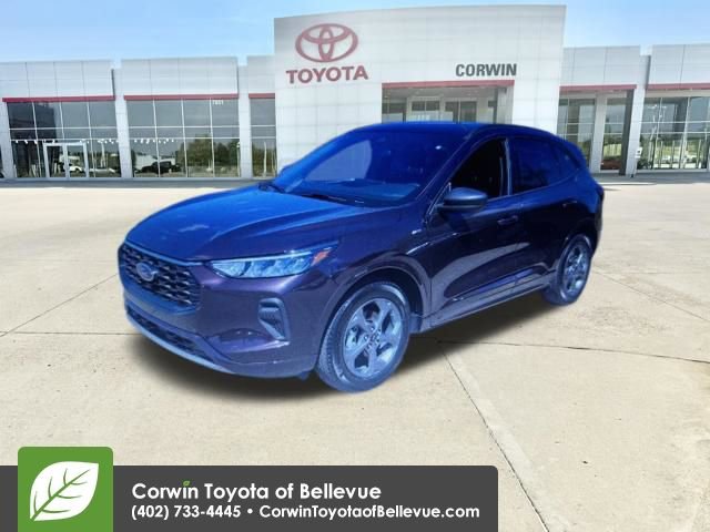 Used 2023 Ford Escape ST-Line w/ Tech Pack #1 AWD/4WD image 1