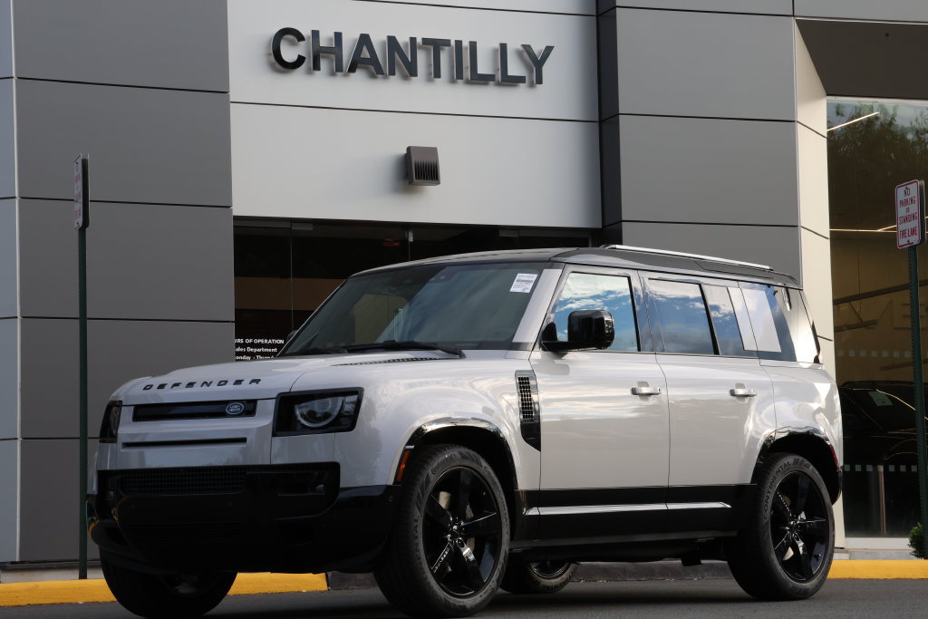 New 2026 Land Rover Defender 110 X-Dynamic SE AWD/4WD image 1