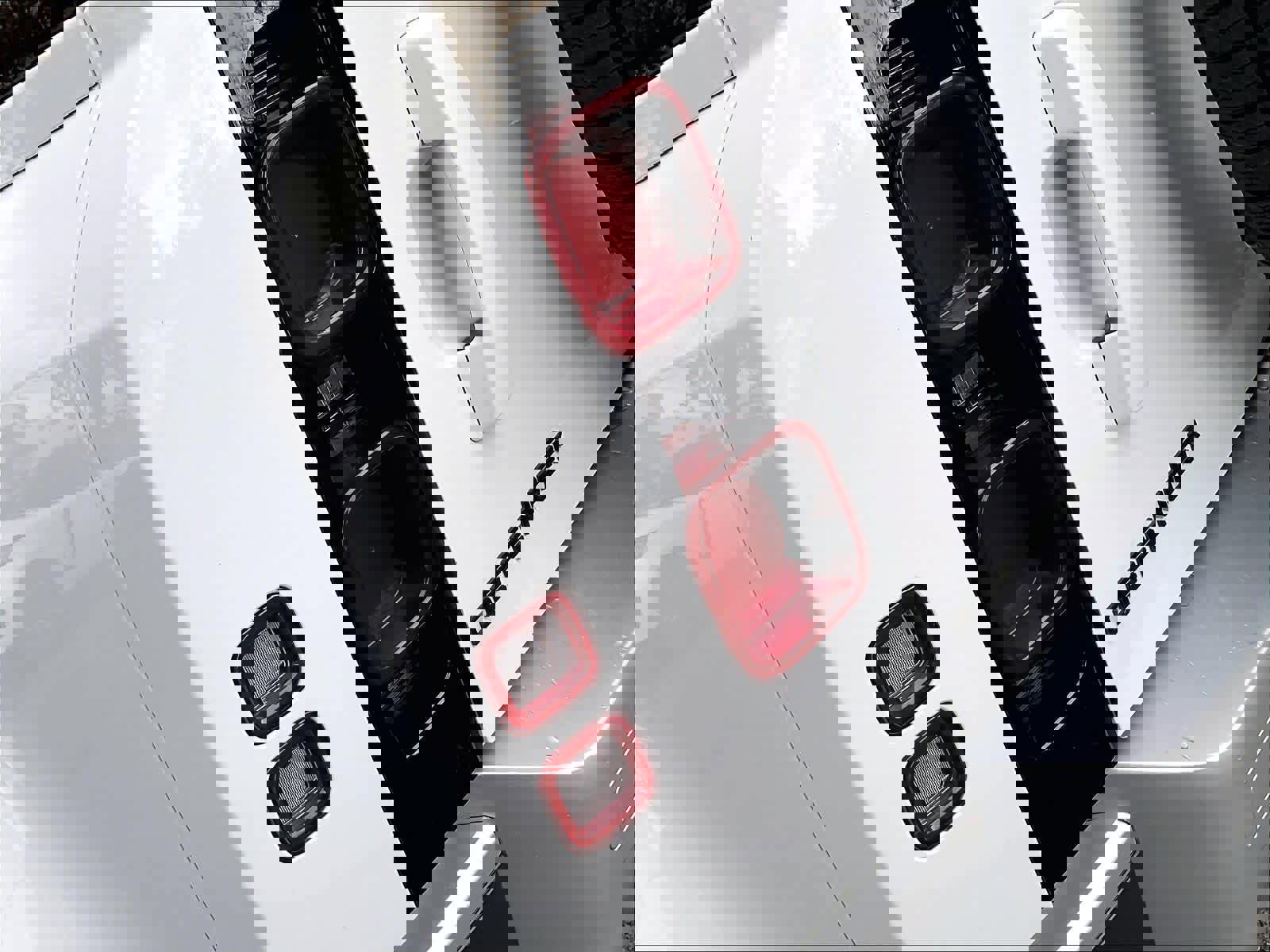 Used 2024 Land Rover Defender 110 S image 30