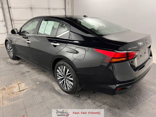 Used 2025 Nissan Altima 2.5 SV FWD image 7