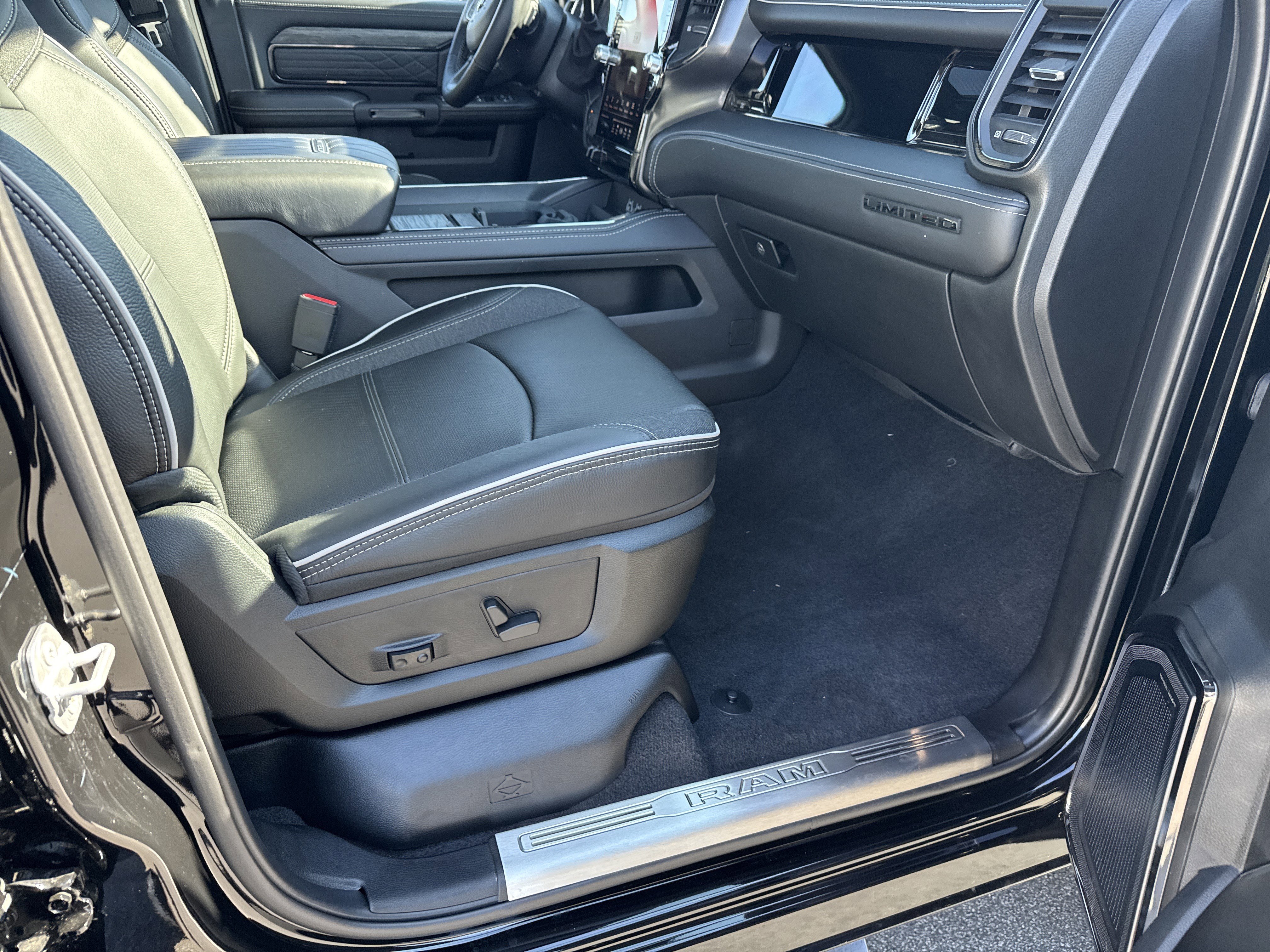 Used 2025 RAM 2500 Limited image 18