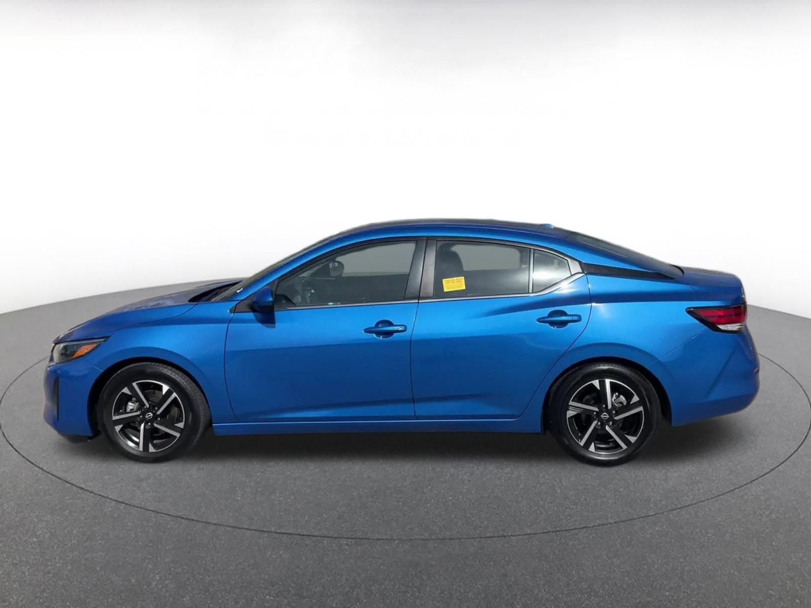 Used 2025 Nissan Sentra SV image 9