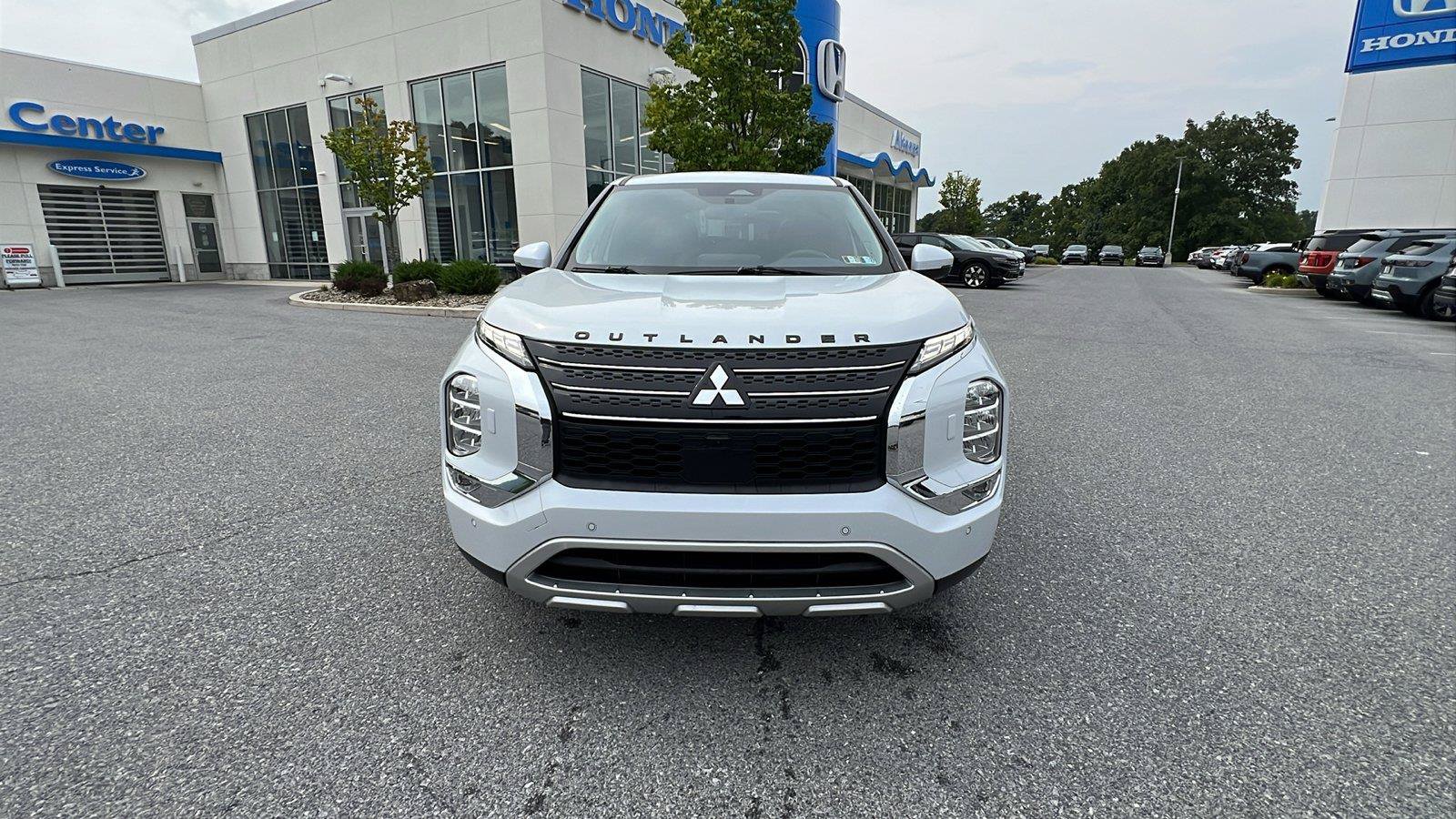 Used 2024 Mitsubishi Outlander SE AWD/4WD image 9