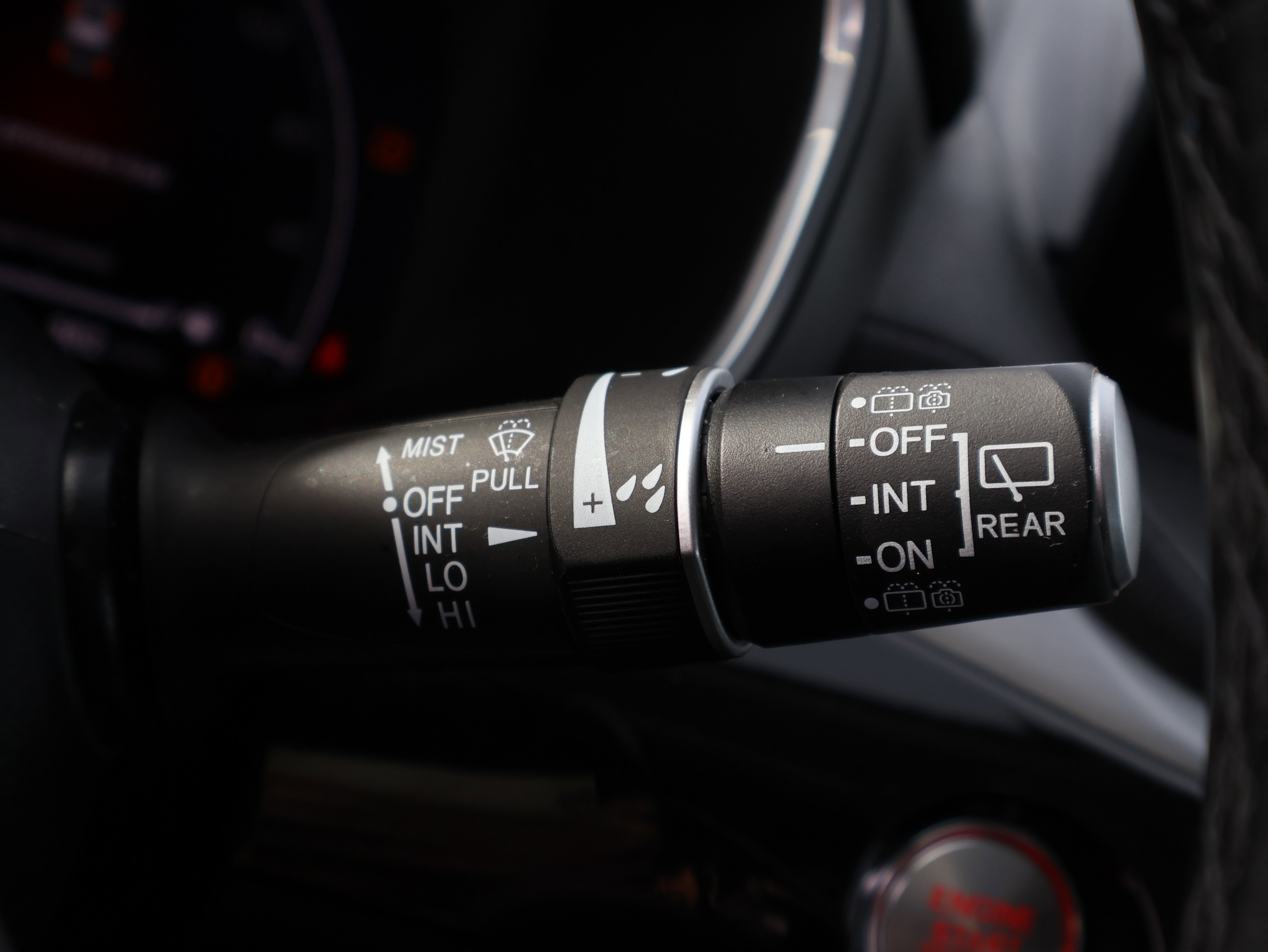Used 2023 Acura MDX SH-AWD image 40
