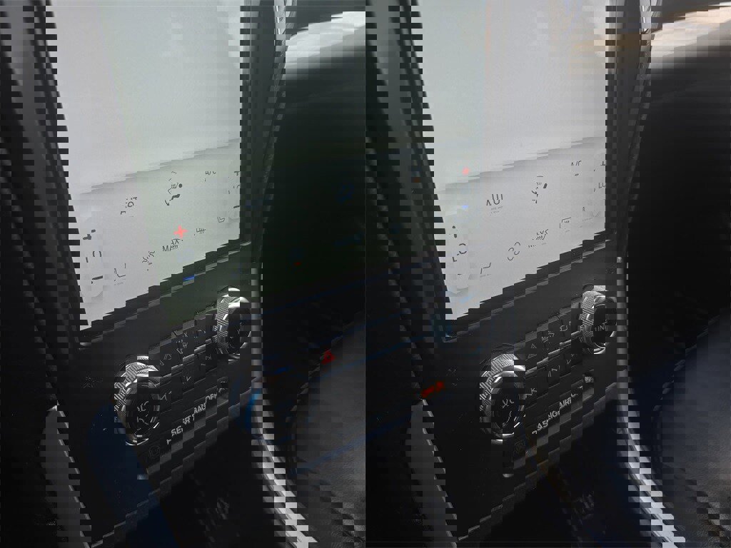 Used 2023 Ford Edge SEL image 22