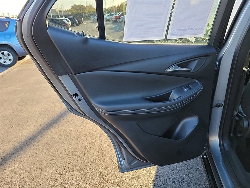 Used 2024 Buick Encore GX Sport Touring image 13