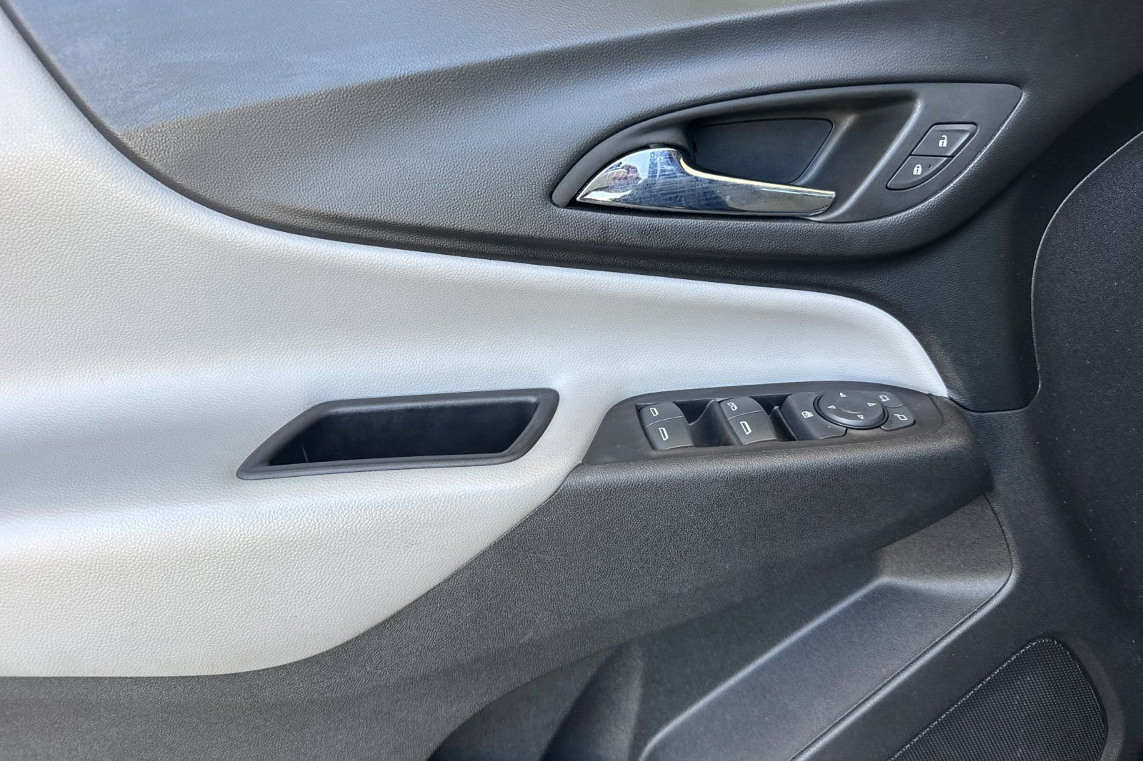 Used 2019 Chevrolet Equinox LS FWD image 11