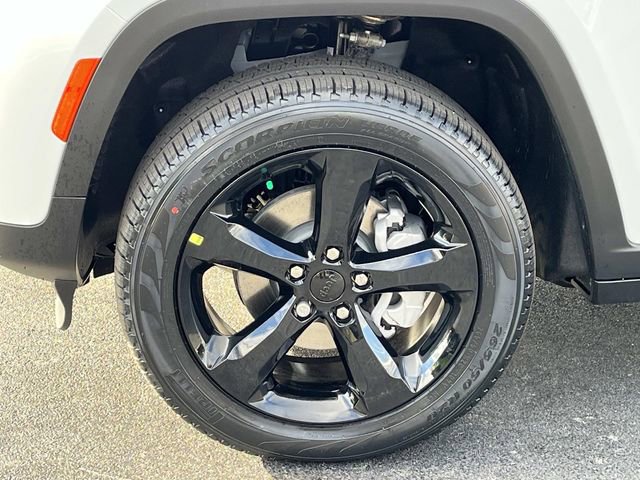 New 2025 Jeep Grand Cherokee Limited w/ Black Appearance Package AWD/4WD image 11