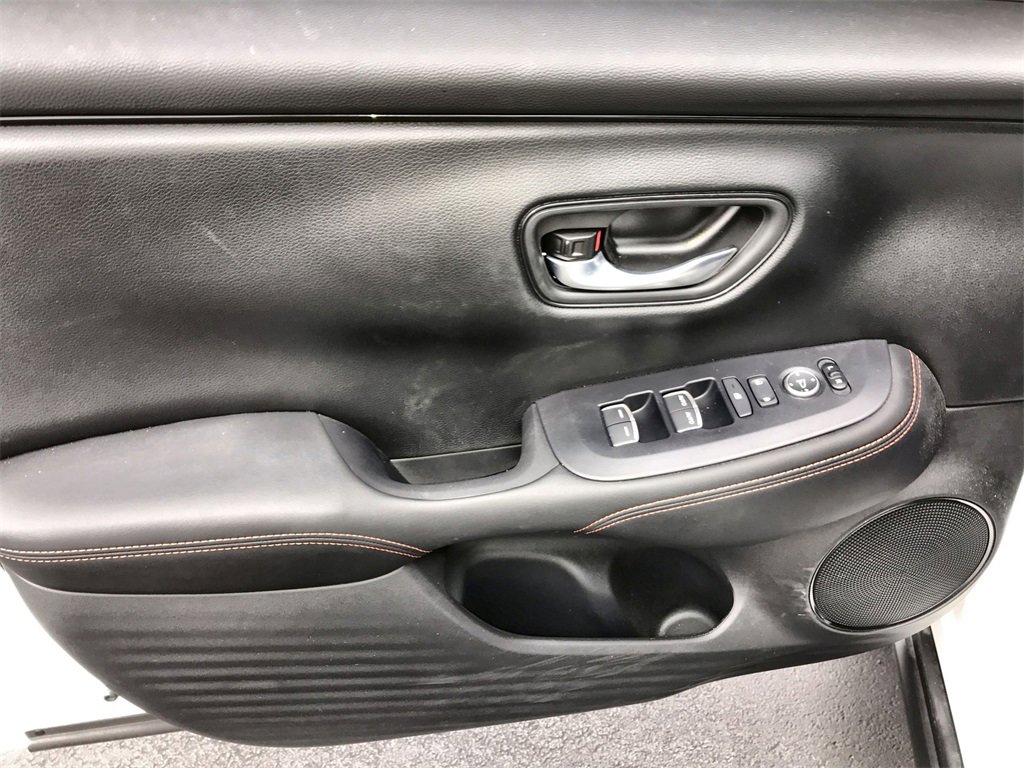 Used 2025 Honda HR-V Sport image 13