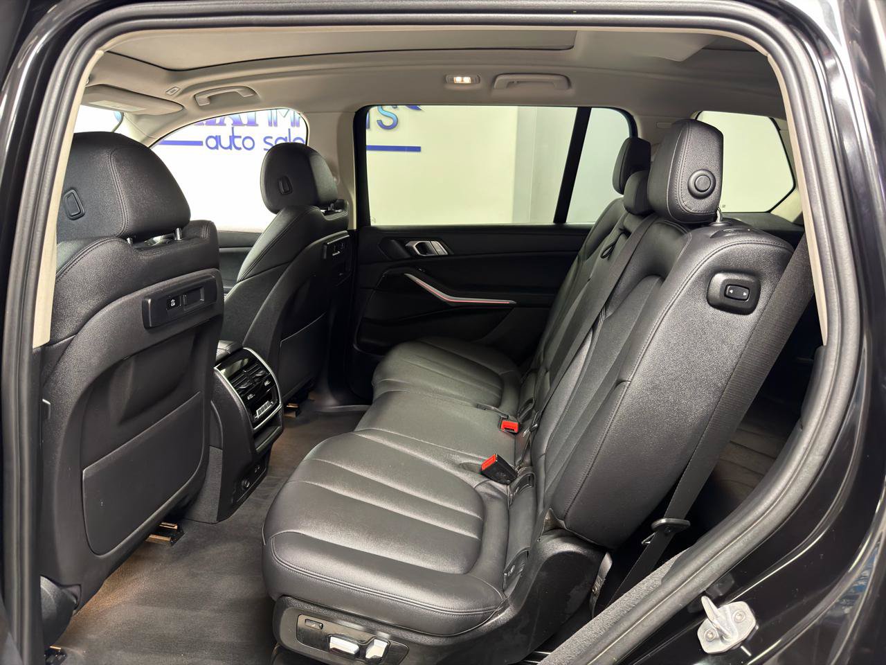 Used 2020 BMW X7 xDrive40i w/ Parking Assistance Package AWD/4WD image 30