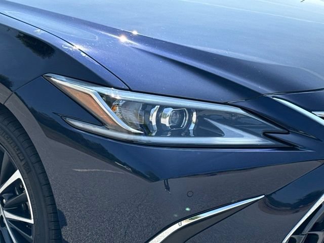 Used 2025 Lexus ES 300h w/ Premium Package FWD image 16