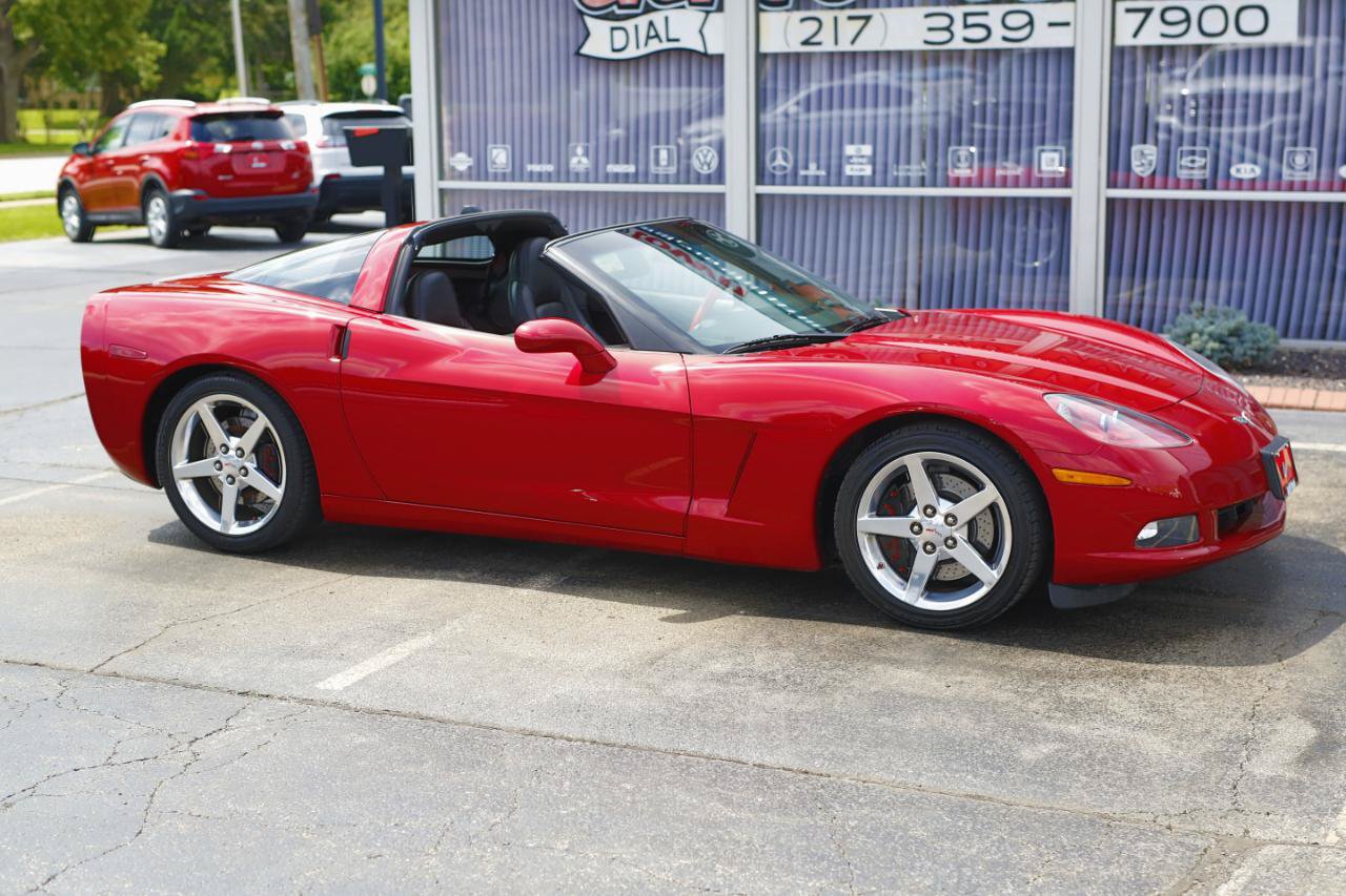 Used 2005 Chevrolet Corvette Coupe w/ Preferred Equipment Group RWD image 14