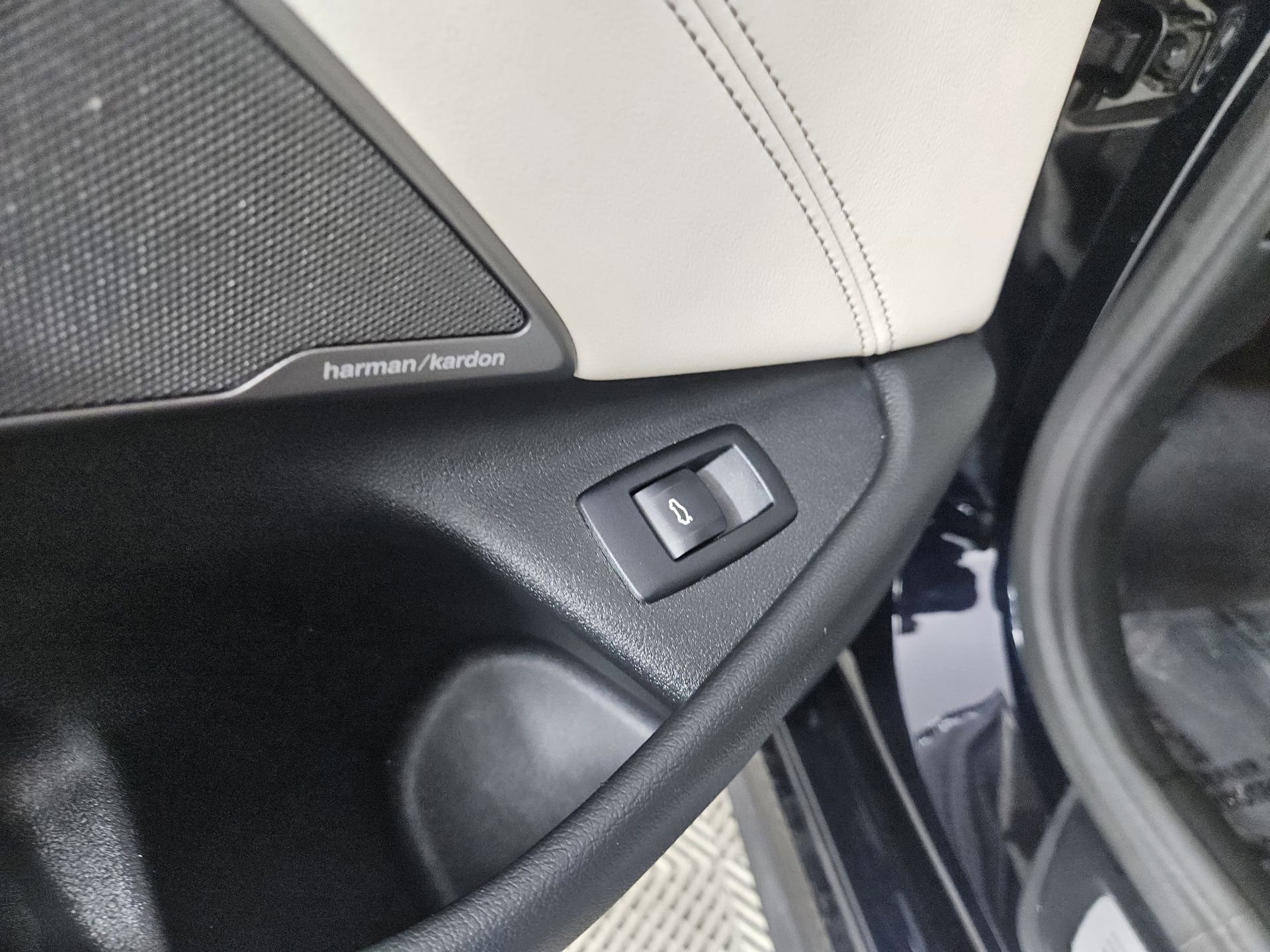 Used 2023 BMW 530i w/ Executive Package RWD image 19