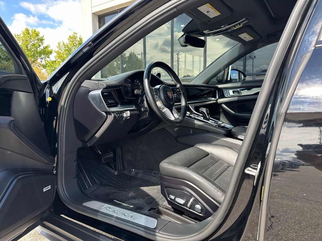 Used 2019 Porsche Panamera image 20