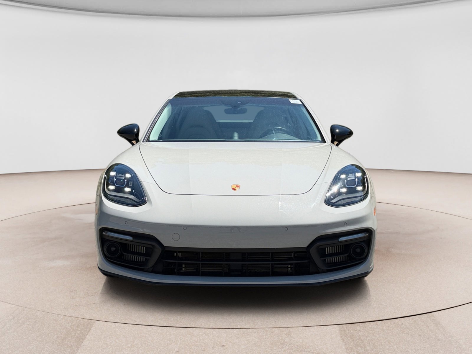 Used 2023 Porsche Panamera image 8
