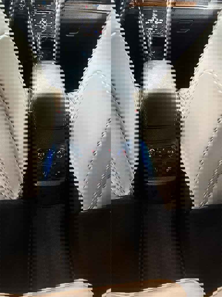 Used 2016 Ford Explorer Platinum image 28