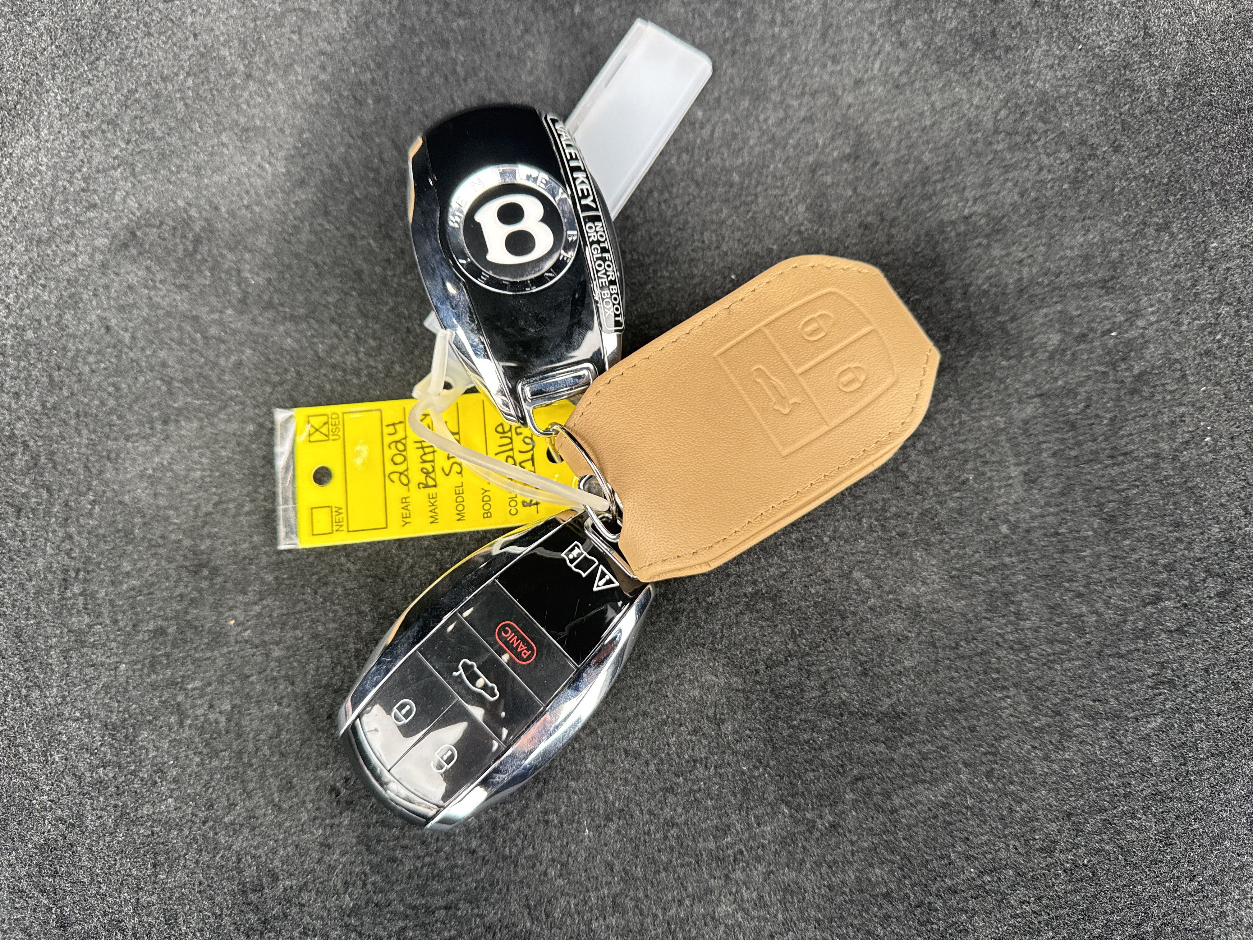 Used 2024 Bentley Flying Spur V8 image 32