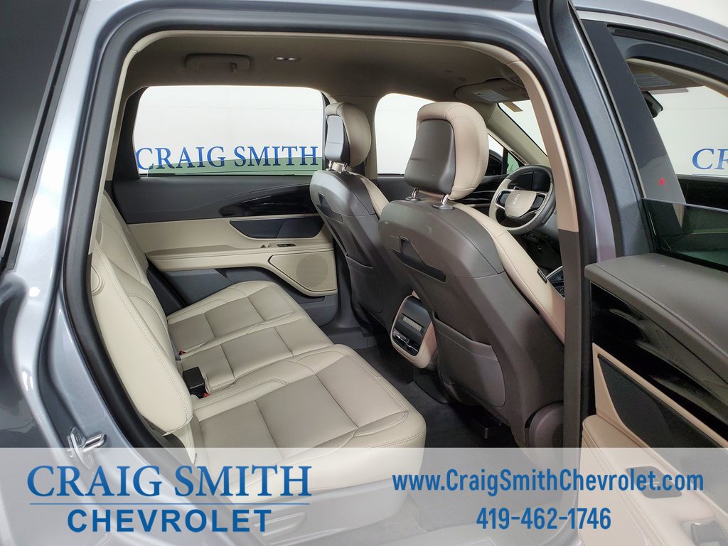 Used 2025 Lincoln Nautilus Premier image 44