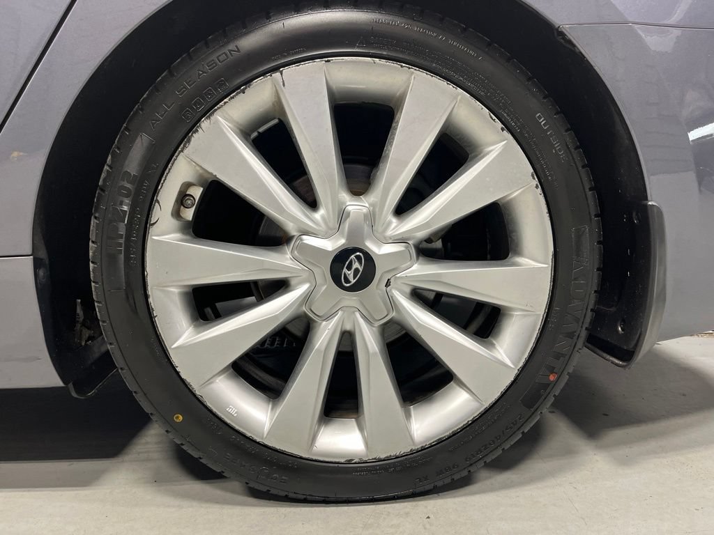 Used 2013 Hyundai Azera w/ Technology Pkg FWD image 40
