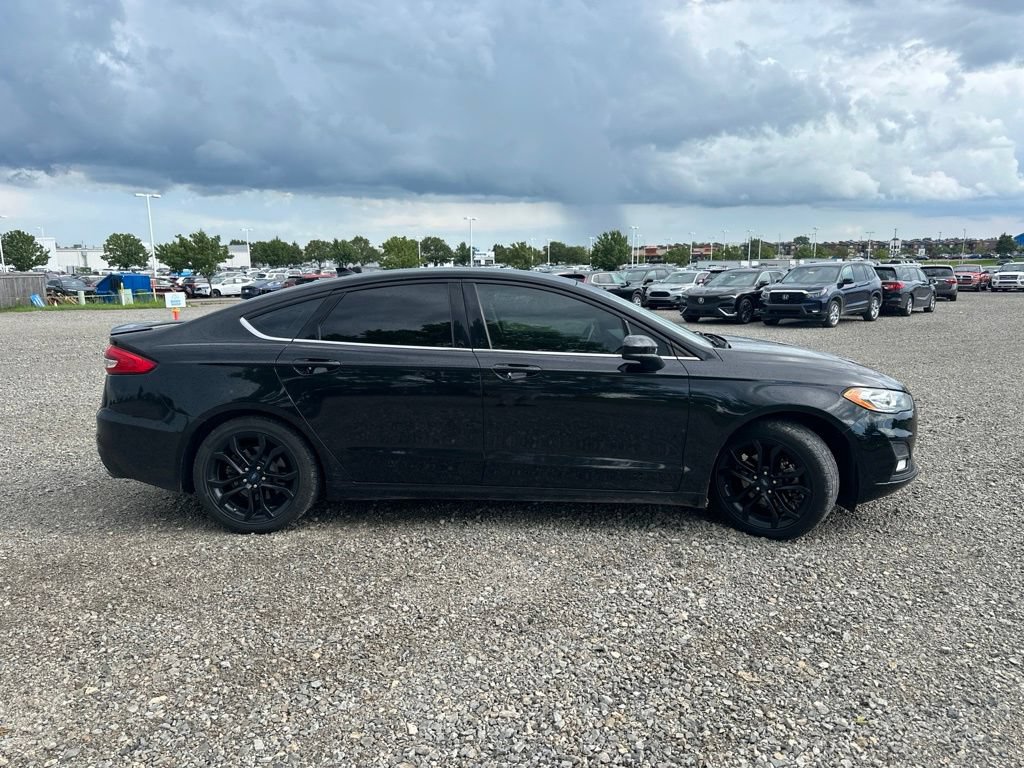 Used 2019 Ford Fusion SE w/ Equipment Group 151A FWD image 9