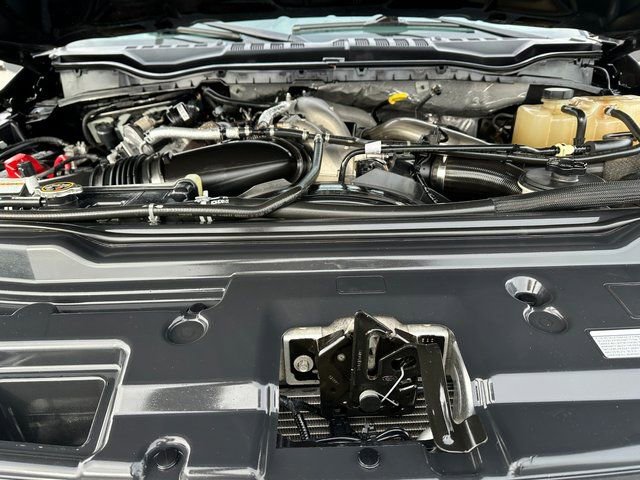 Used 2022 Ford F450 Platinum w/ FX4 Off-Road Package image 10