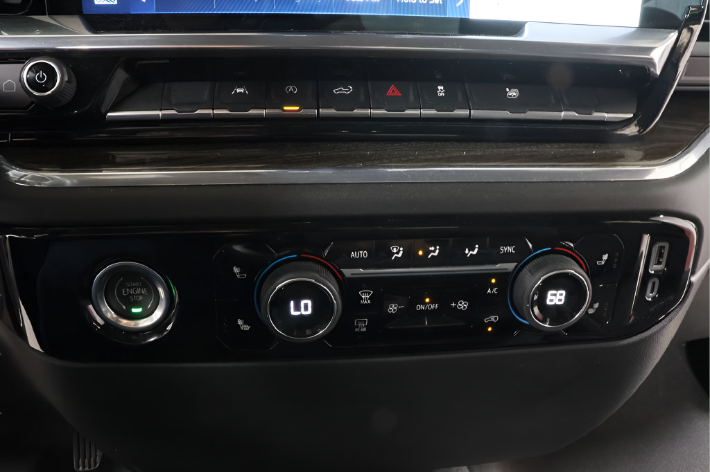 Used 2024 Chevrolet Silverado 1500 LT AWD/4WD image 9