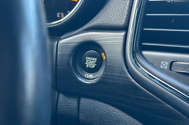 Used 2021 Jeep Grand Cherokee Laredo image 25
