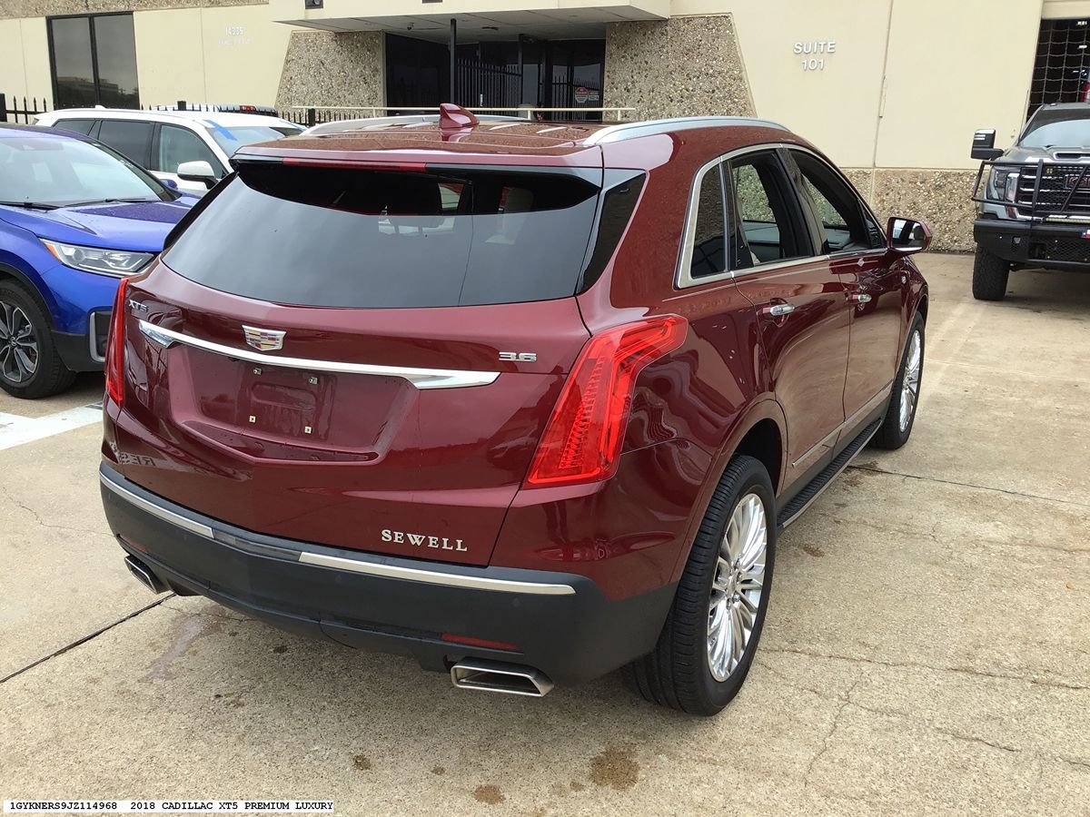 Used 2018 Cadillac XT5 Premium Luxury FWD image 5