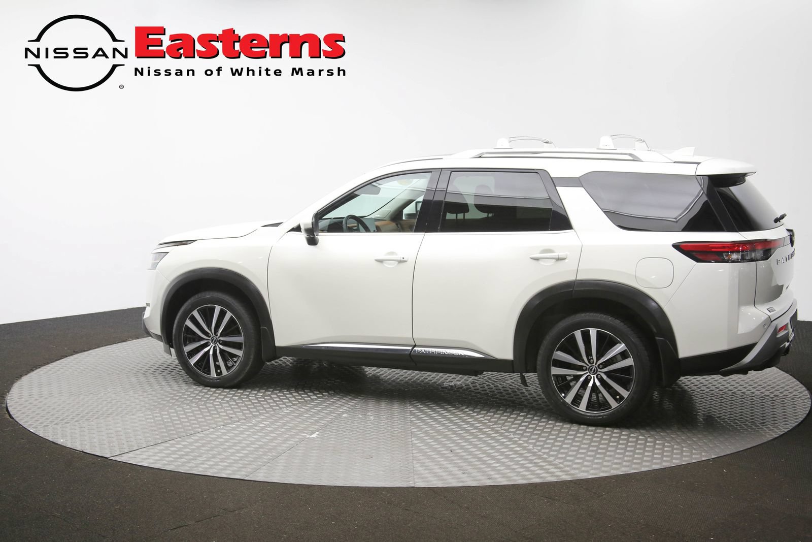 Used 2023 Nissan Pathfinder Platinum AWD/4WD image 65