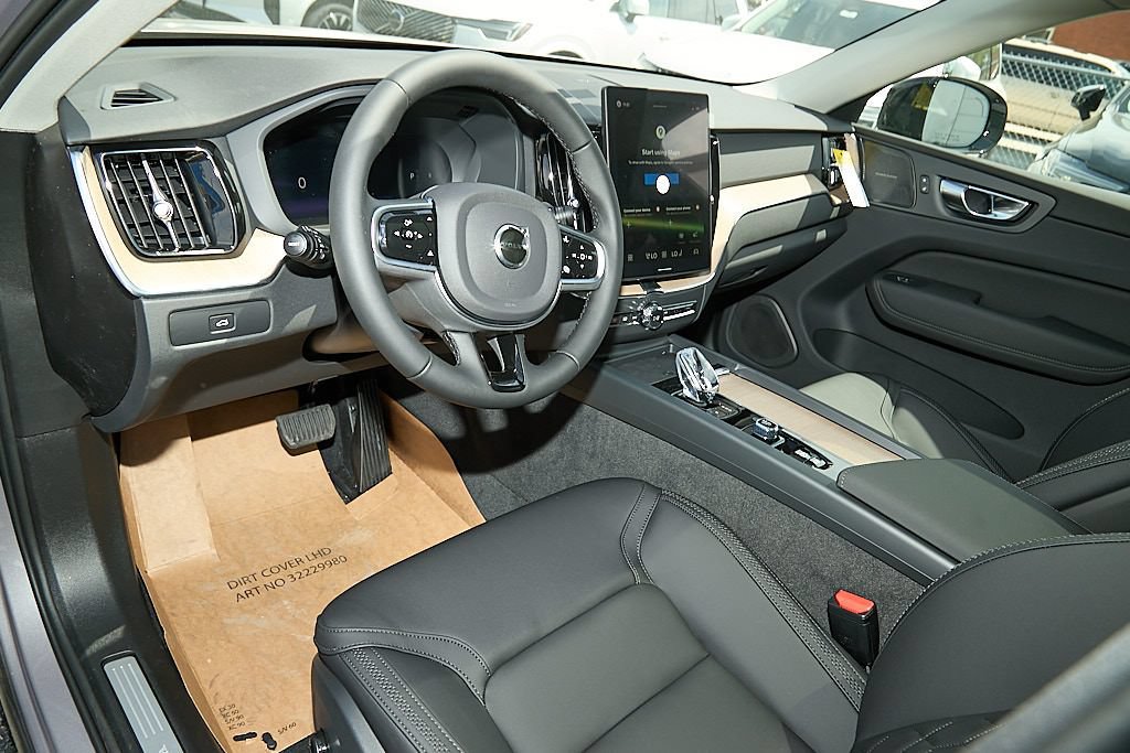 New 2026 Volvo XC60 B5 Plus w/ Climate Package AWD/4WD image 12