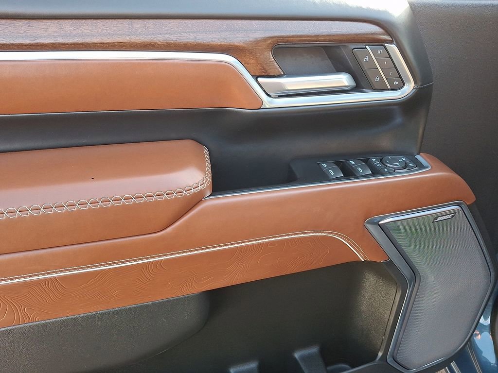 Used 2025 GMC Sierra 2500 Denali Ultimate image 12