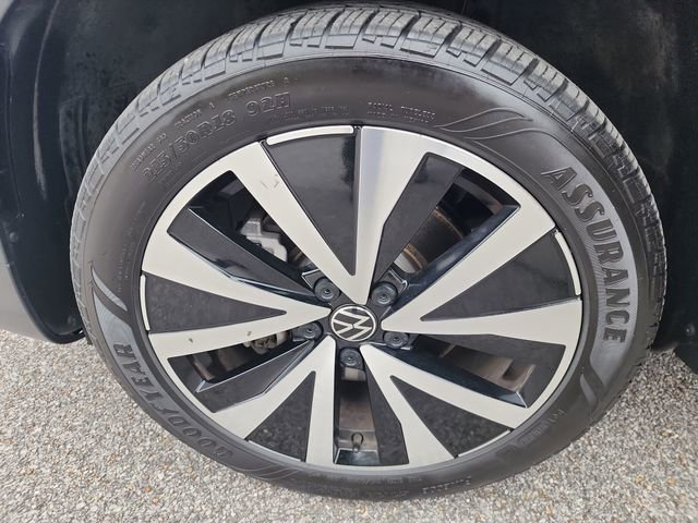 Used 2024 Volkswagen Taos SE image 28