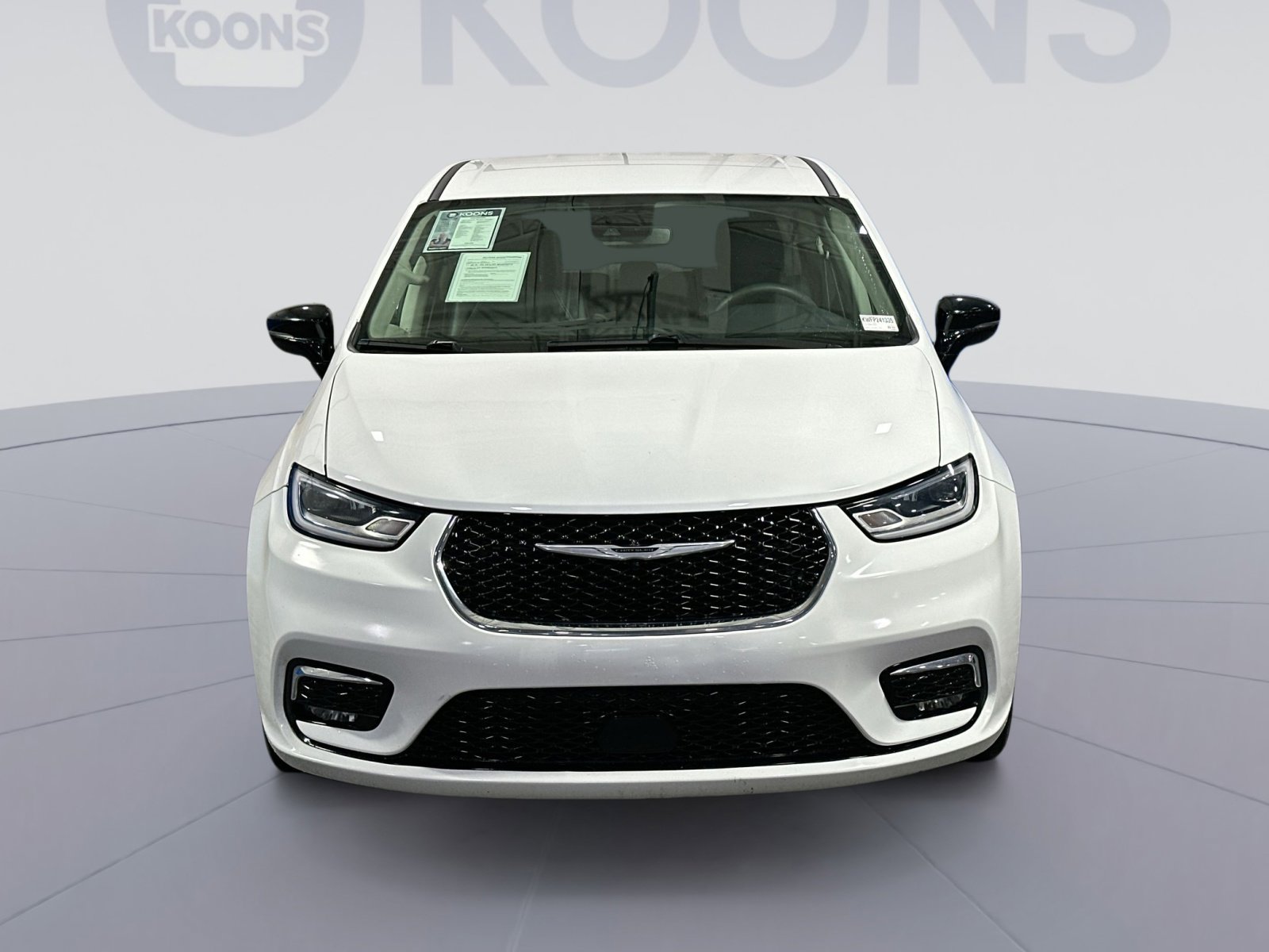 Used 2024 Chrysler Pacifica Touring-L image 11