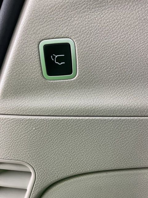 Used 2023 Chrysler Pacifica Limited image 10