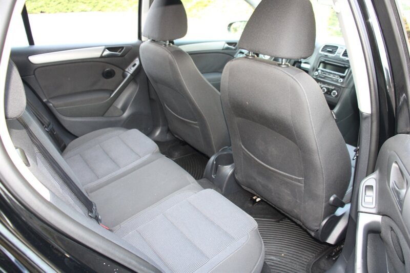 Used 2012 Volkswagen Golf 4-Door FWD image 6