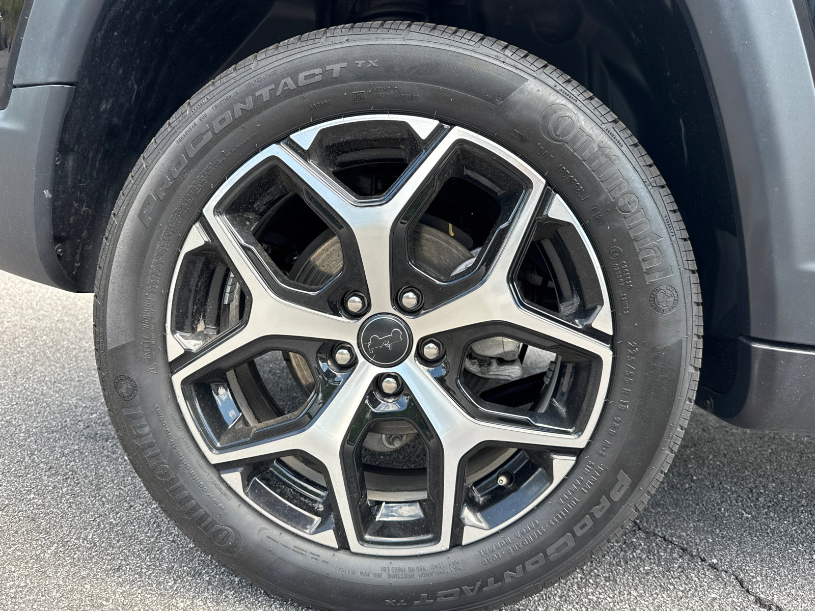 Certified 2025 Jeep Compass Limited AWD/4WD image 19