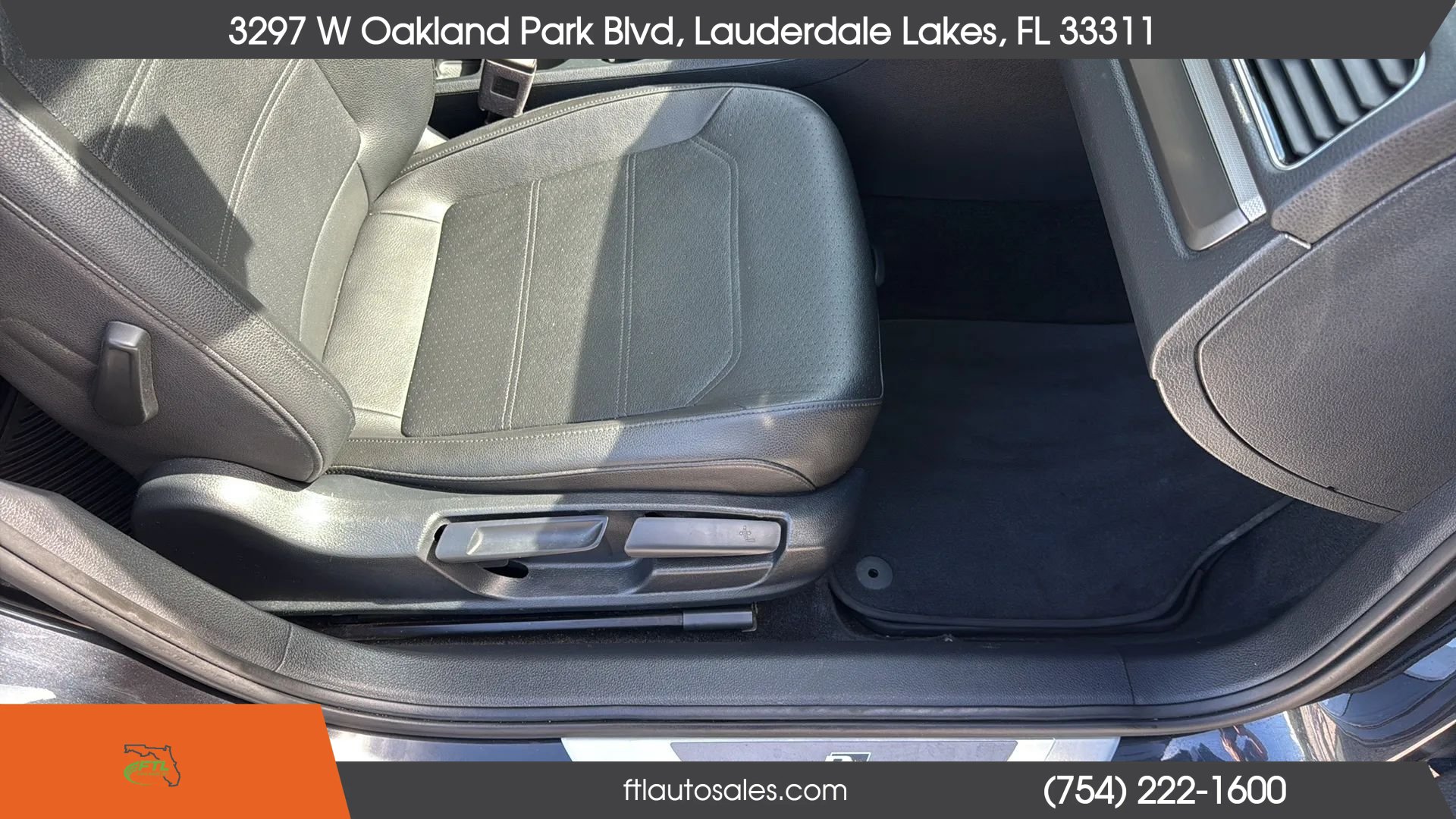Used 2017 Volkswagen Passat 1.8T R-Line FWD image 34