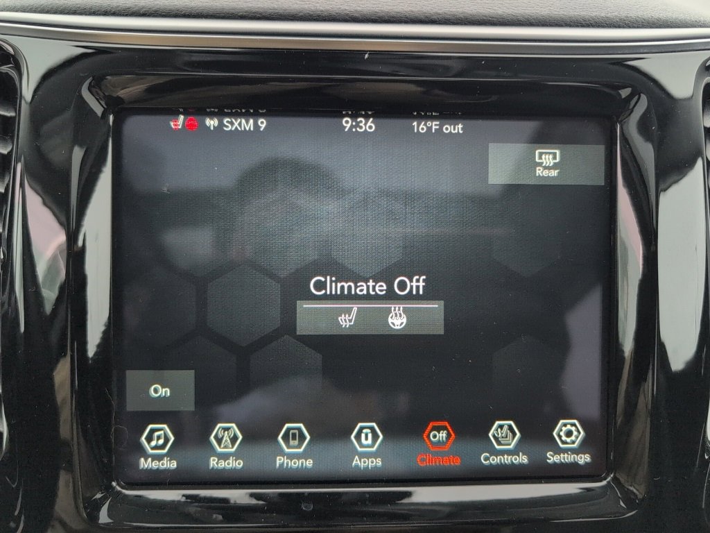 Used 2021 Jeep Cherokee Limited image 40