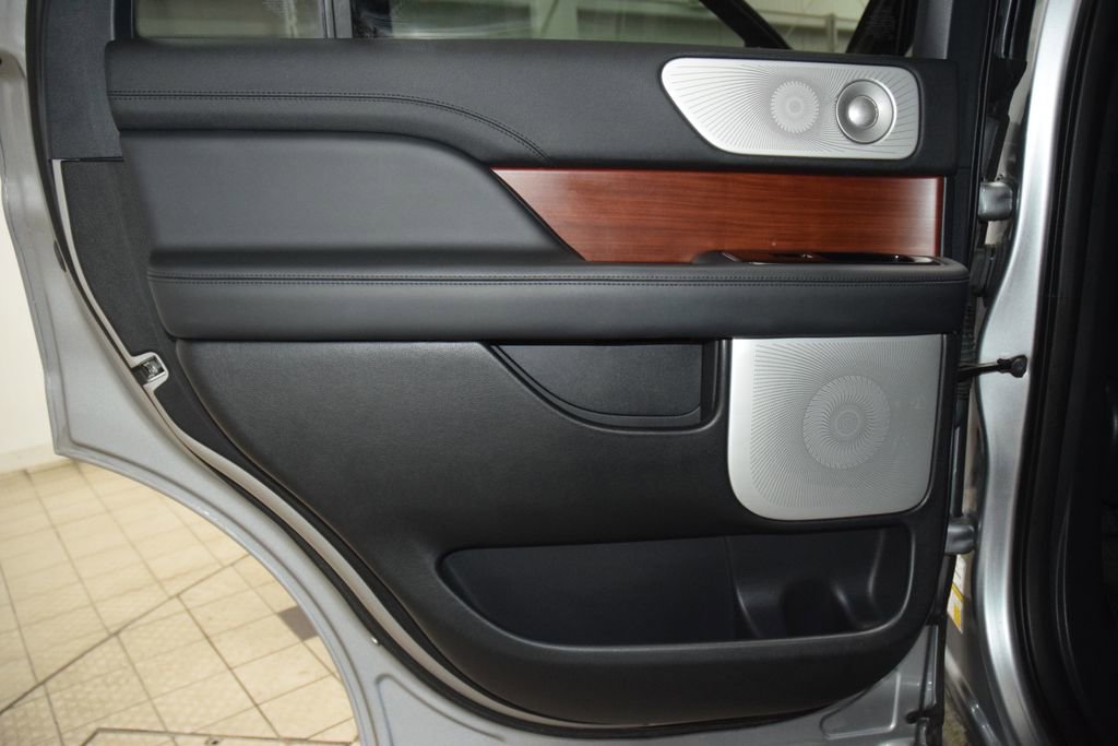 Used 2022 Lincoln Navigator Reserve AWD/4WD image 44