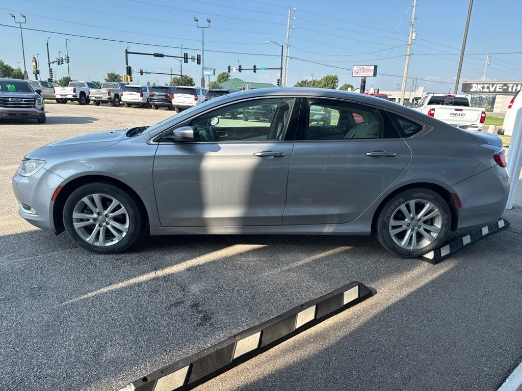 Used 2016 Chrysler 200 Limited FWD image 3