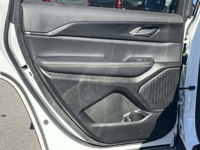 Used 2023 Jeep Grand Cherokee L Laredo w/ Luxury Tech Group I AWD/4WD image 17