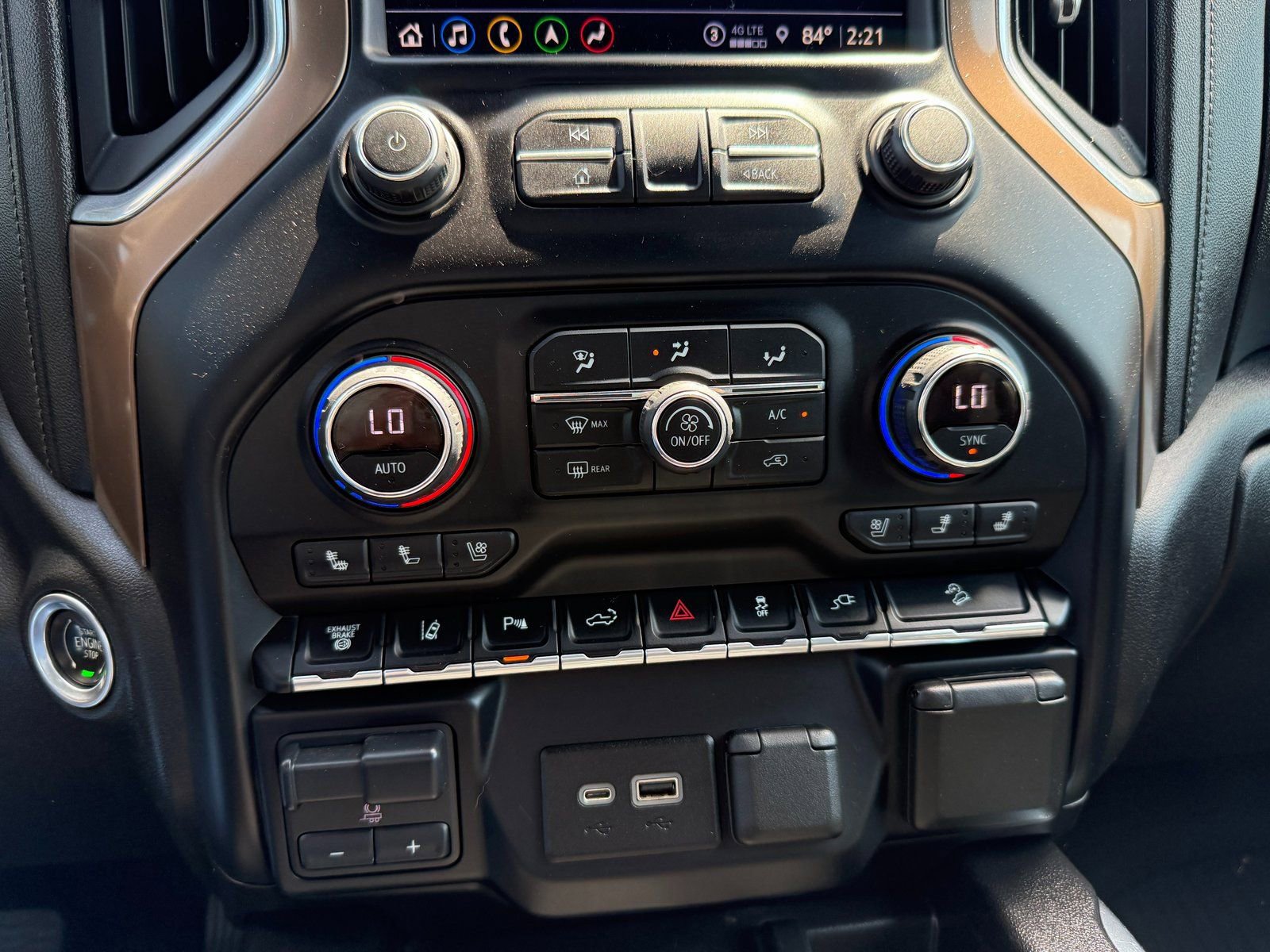 Used 2021 Chevrolet Silverado 2500 High Country w/ Technology Package image 22