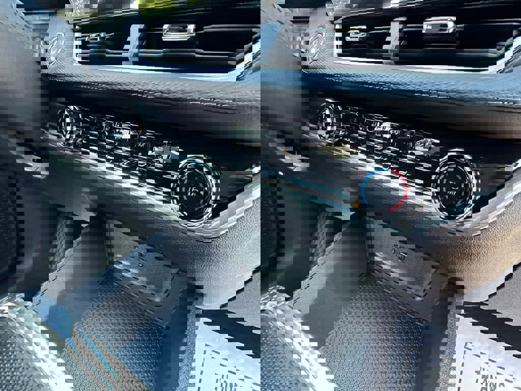 New 2026 Chevrolet Equinox LT AWD/4WD image 24