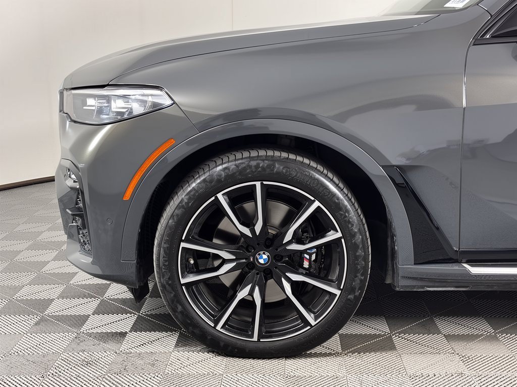 Used 2022 BMW X7 xDrive40i w/ M Sport Package AWD/4WD image 13