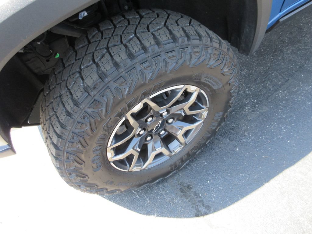 Certified 2023 Chevrolet Colorado ZR2 w/ ZR2 Convenience Package III AWD/4WD image 14