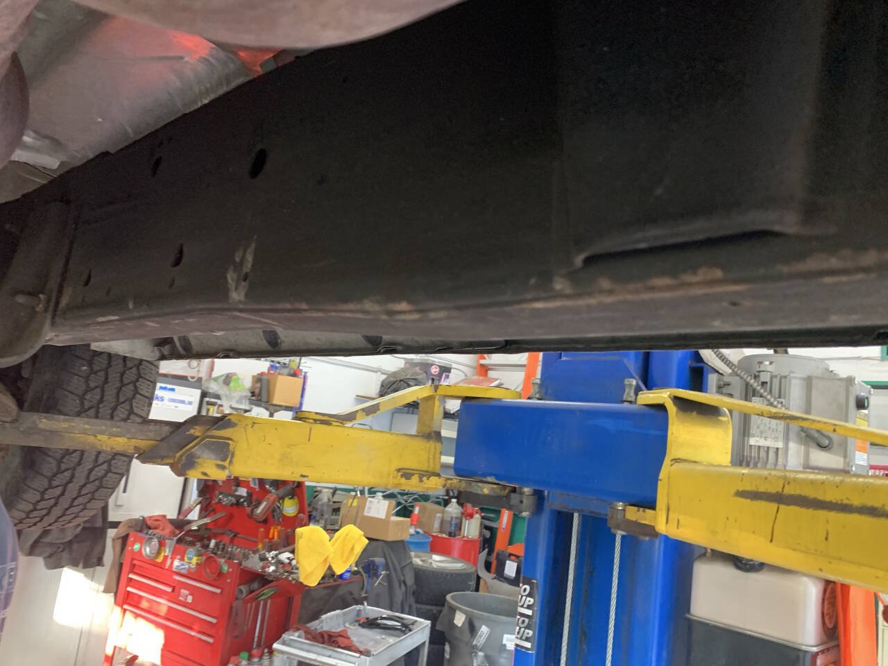 Used 2010 Chevrolet Express 1500 RWD image 4