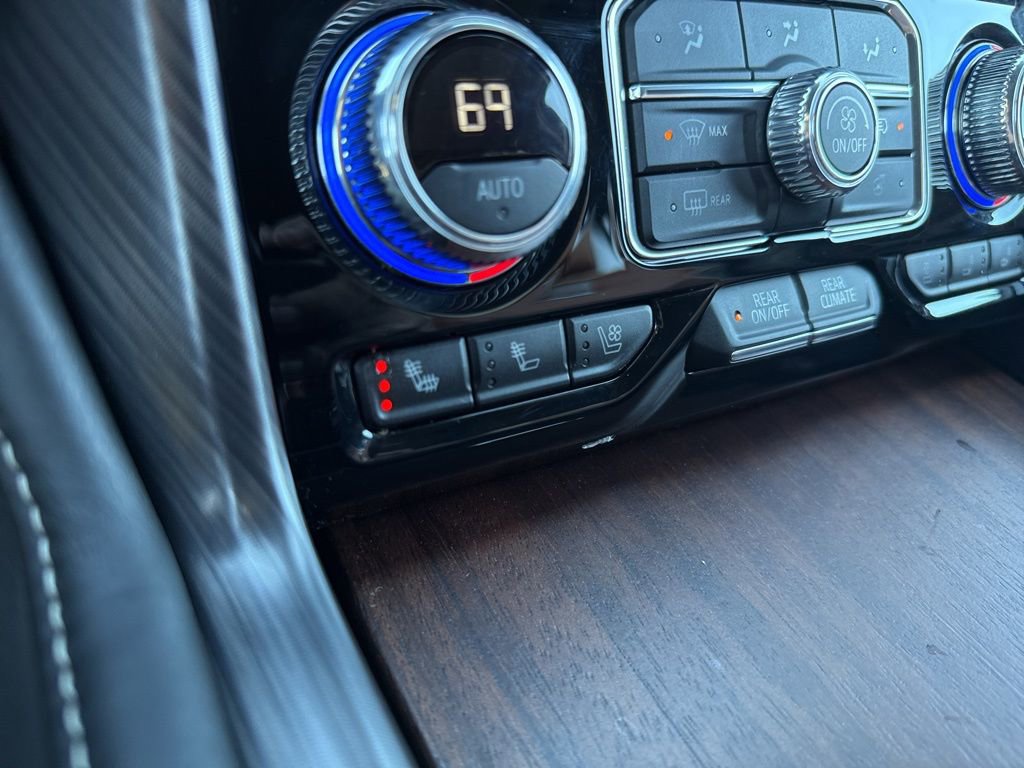 Used 2024 GMC Yukon Denali Ultimate image 24