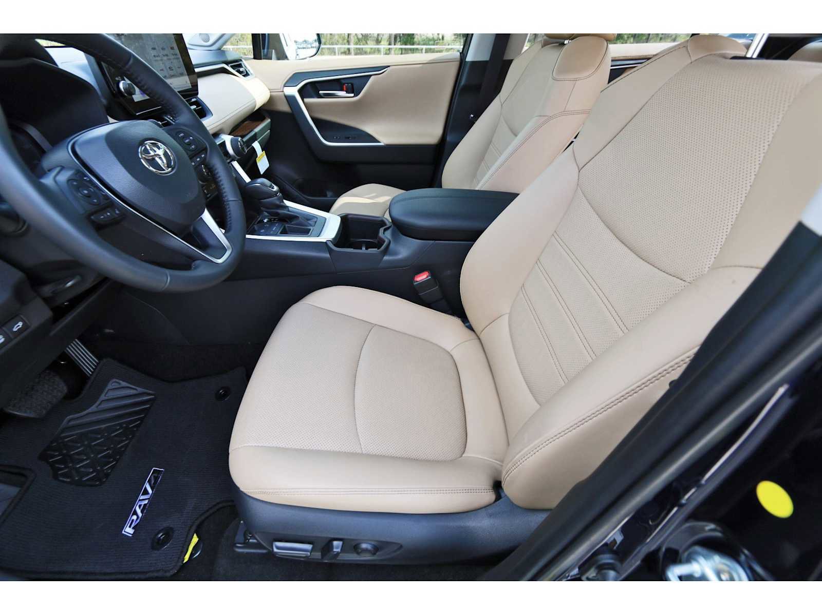 Used 2025 Toyota RAV4 Limited image 11